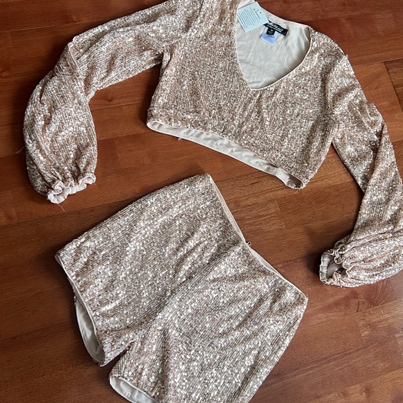 CELEBRITY SEQUIN OUTFIT - Picture 7 of 7